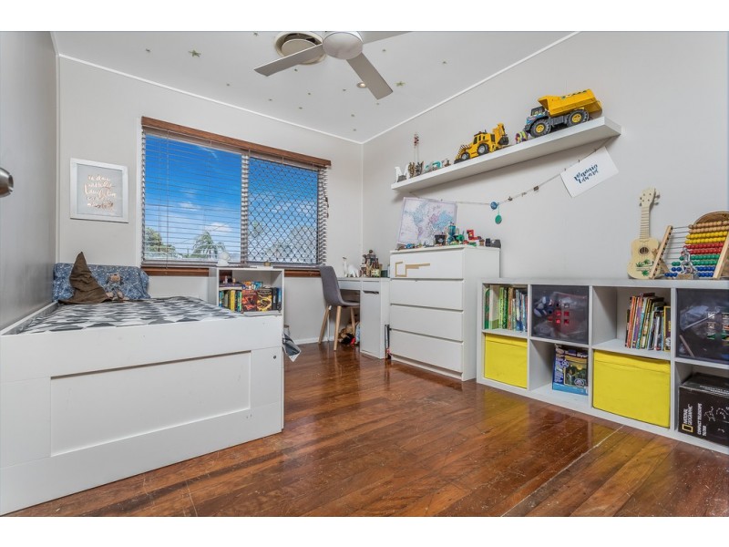 22 Kabura St, Clontarf QLD 4019