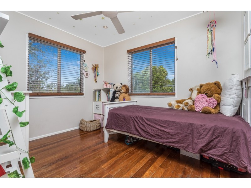 22 Kabura St, Clontarf QLD 4019