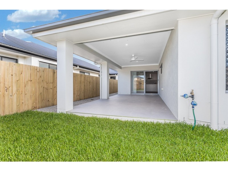 174 Lakeview Promenade, Newport QLD 4020