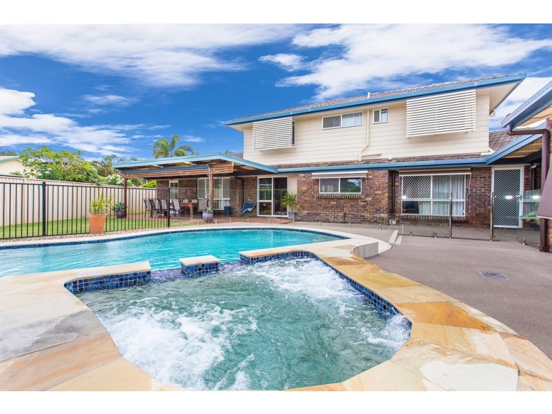 34 Dolphin St, Newport QLD 4020
