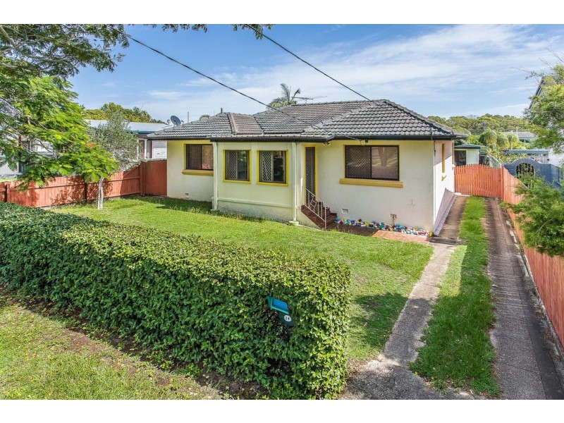 24 Centaur St, Redcliffe QLD 4020