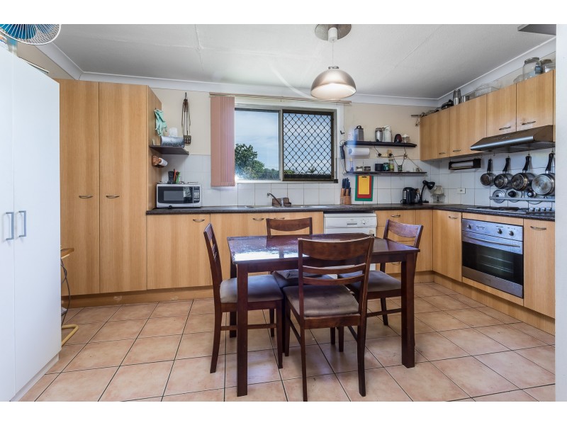 24 Centaur St, Redcliffe QLD 4020