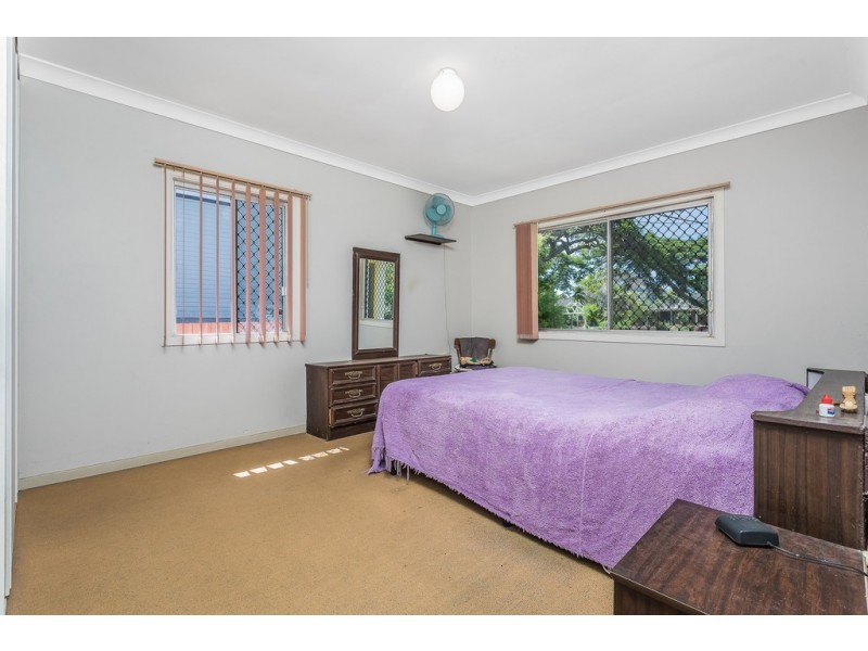24 Centaur St, Redcliffe QLD 4020