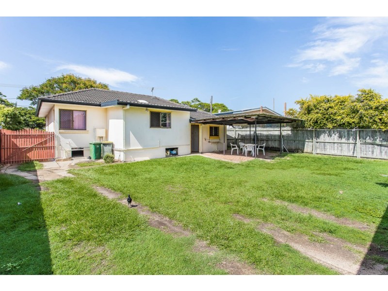 24 Centaur St, Redcliffe QLD 4020