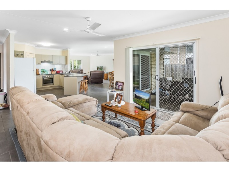 4 COWPER COURT, Rothwell QLD 4022