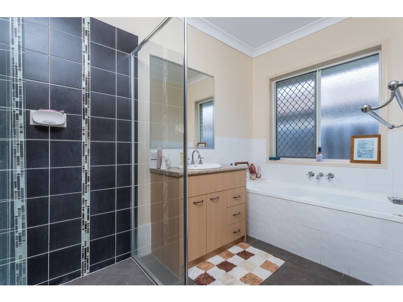 4 COWPER COURT, Rothwell QLD 4022