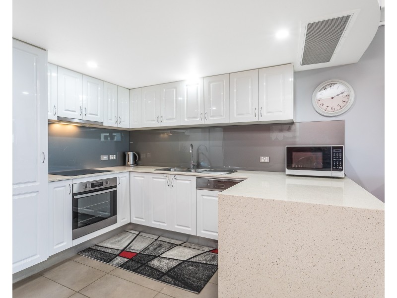 10/2 Louis Street, Redcliffe QLD 4020