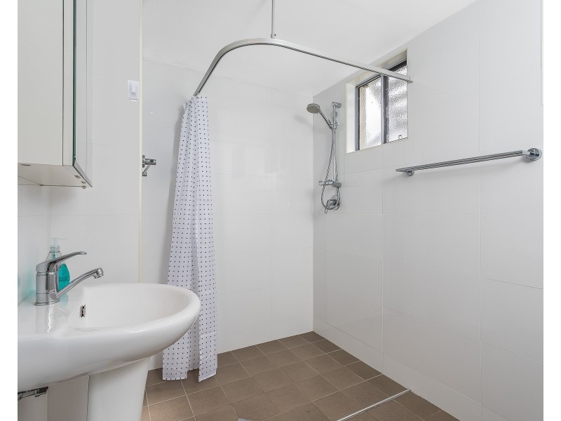 10/2 Louis Street, Redcliffe QLD 4020