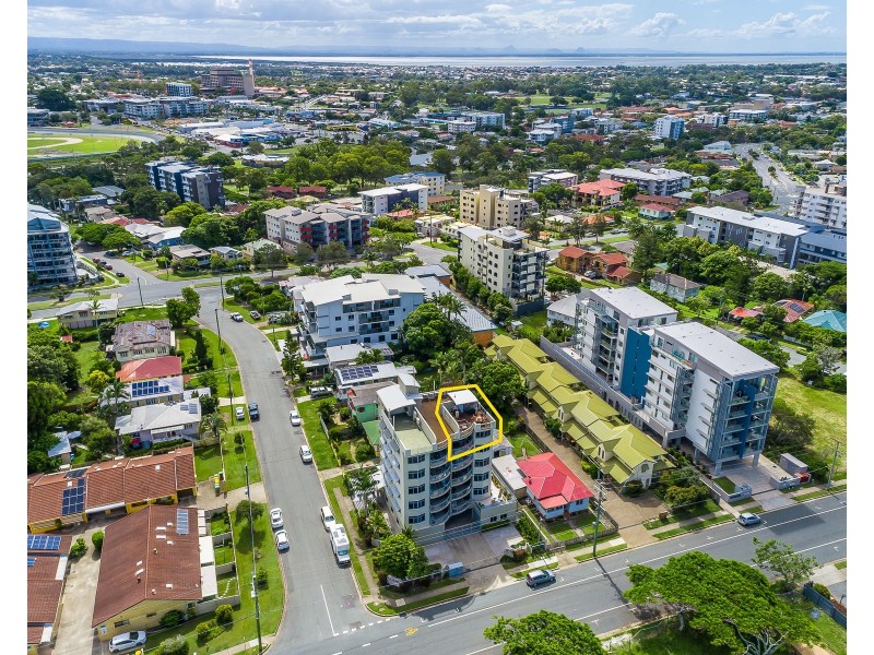 10/2 Louis Street, Redcliffe QLD 4020