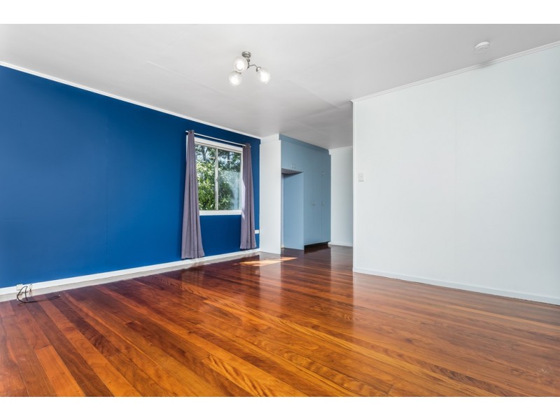 33 DEANS STREET, Clontarf QLD 4019