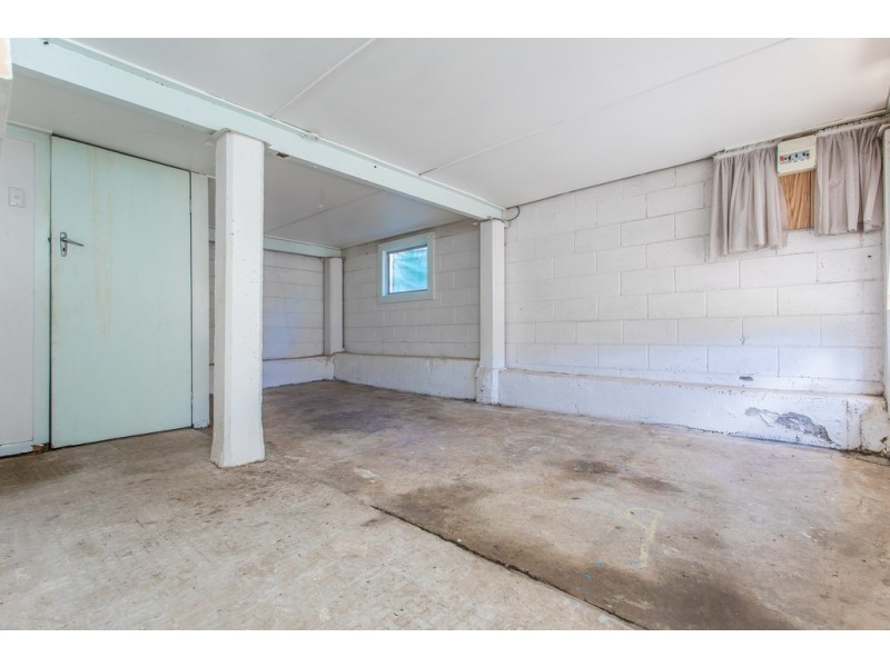 33 DEANS STREET, Clontarf QLD 4019