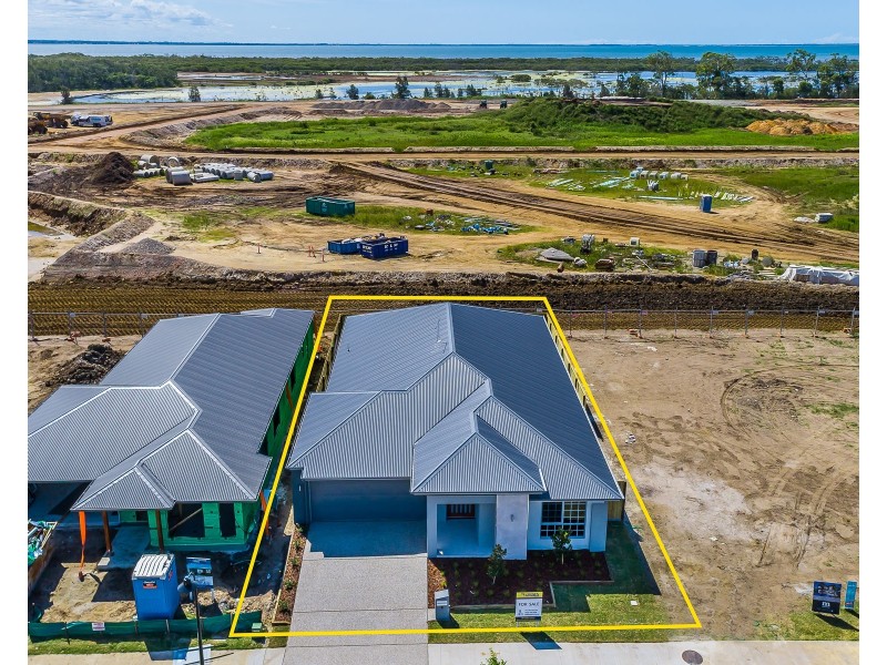 8 Whitsunday Street, Newport QLD 4020