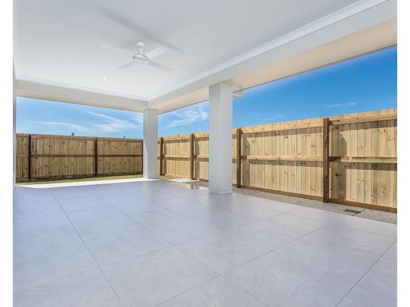 8 Whitsunday Street, Newport QLD 4020