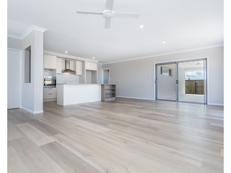 8 Whitsunday Street, Newport QLD 4020