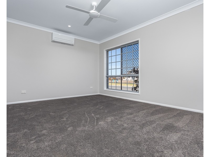 8 Whitsunday Street, Newport QLD 4020