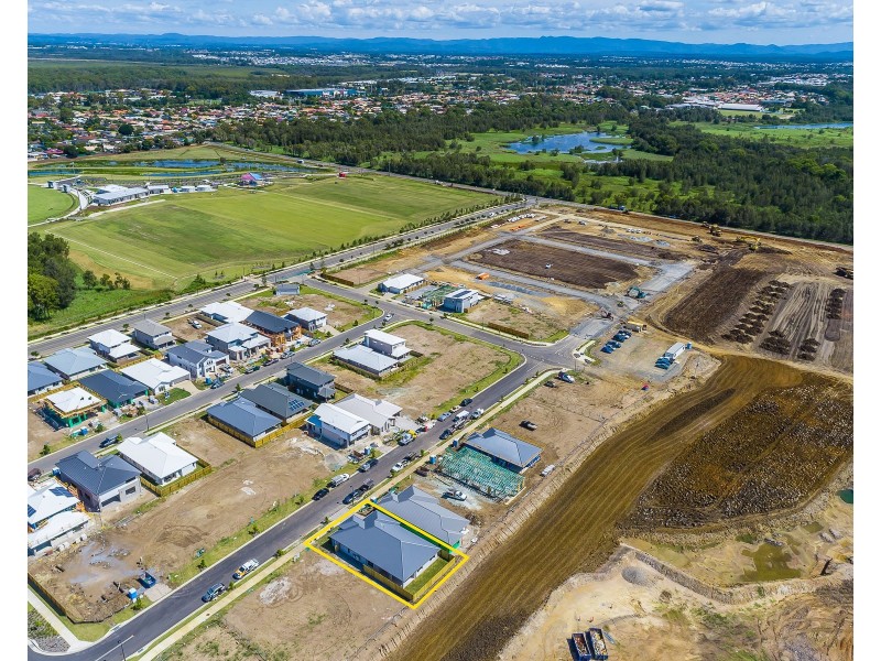 8 Whitsunday Street, Newport QLD 4020