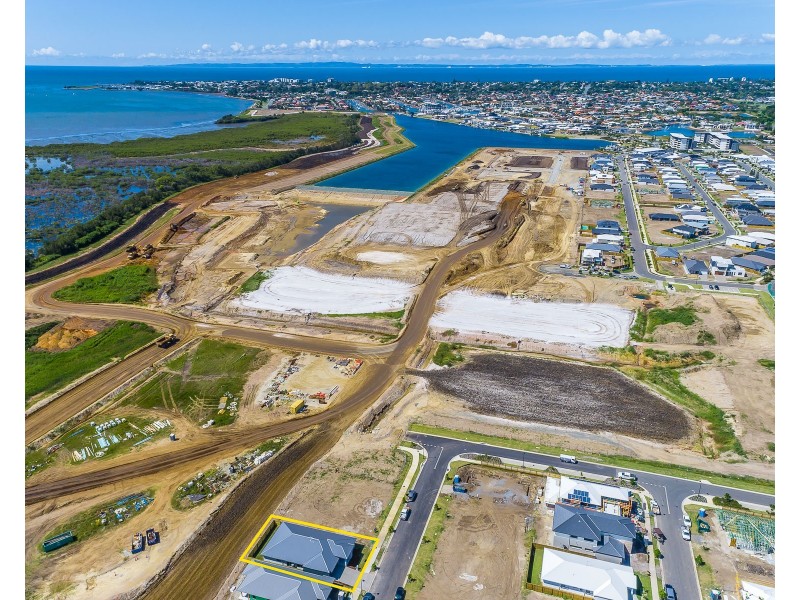 8 Whitsunday Street, Newport QLD 4020