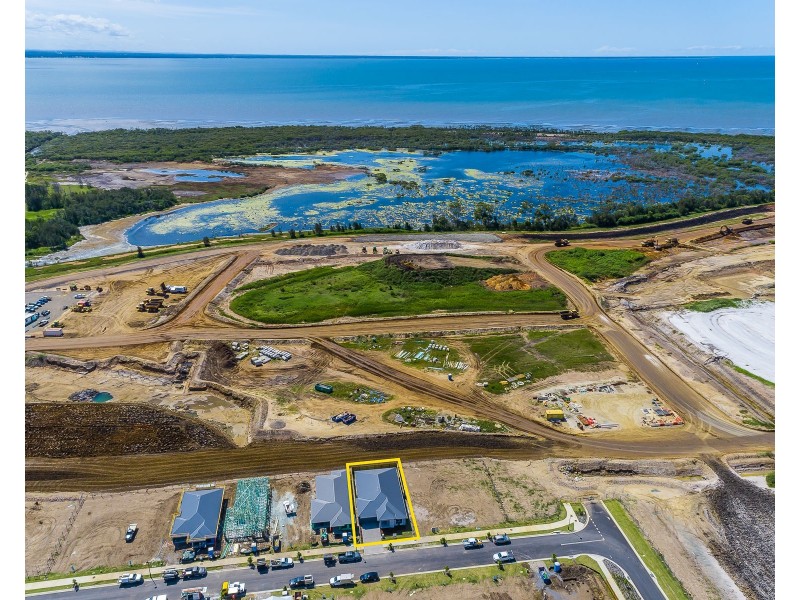 8 Whitsunday Street, Newport QLD 4020