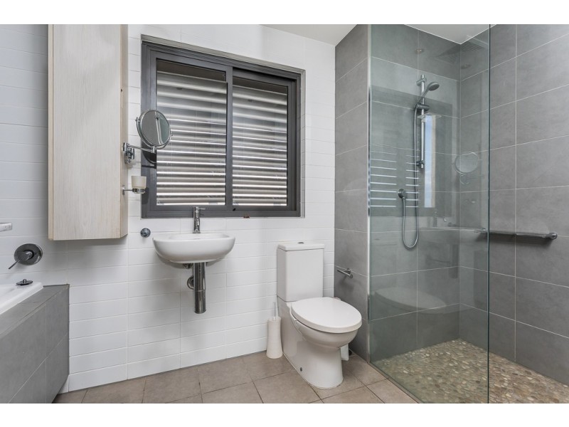 709/99 Marine Parade, Redcliffe QLD 4020