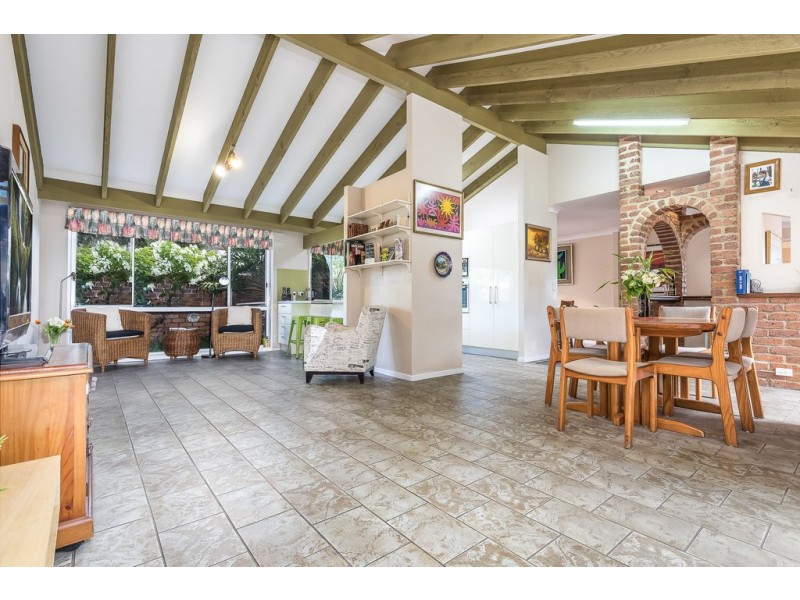 70 Southern Cross Drive, Newport QLD 4020