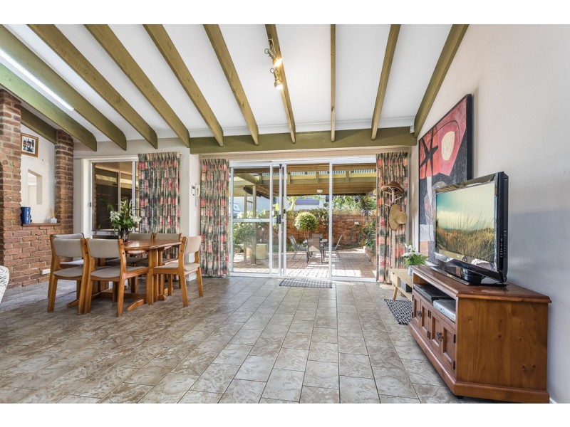 70 Southern Cross Drive, Newport QLD 4020