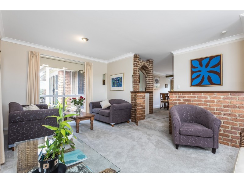 70 Southern Cross Drive, Newport QLD 4020