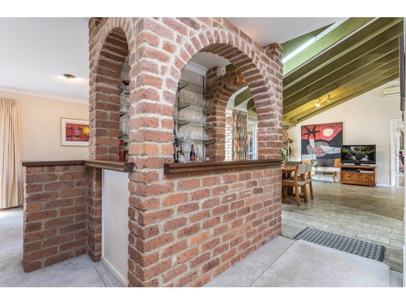 70 Southern Cross Drive, Newport QLD 4020