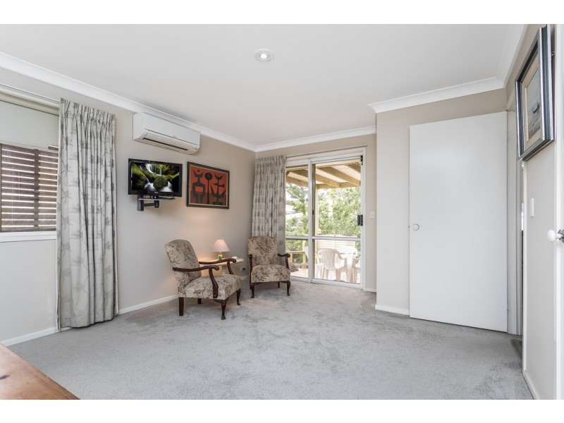 70 Southern Cross Drive, Newport QLD 4020