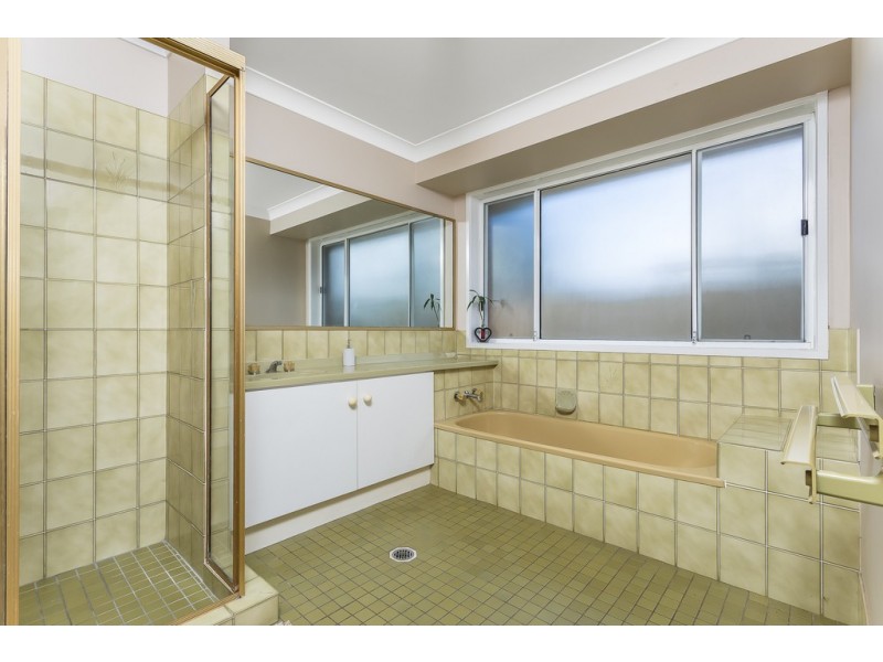 70 Southern Cross Drive, Newport QLD 4020