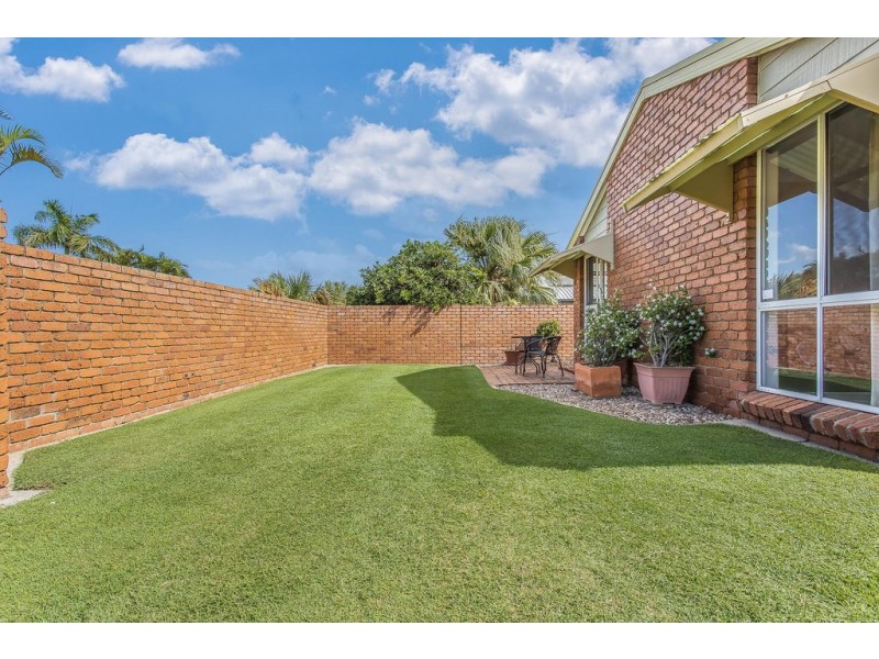 70 Southern Cross Drive, Newport QLD 4020