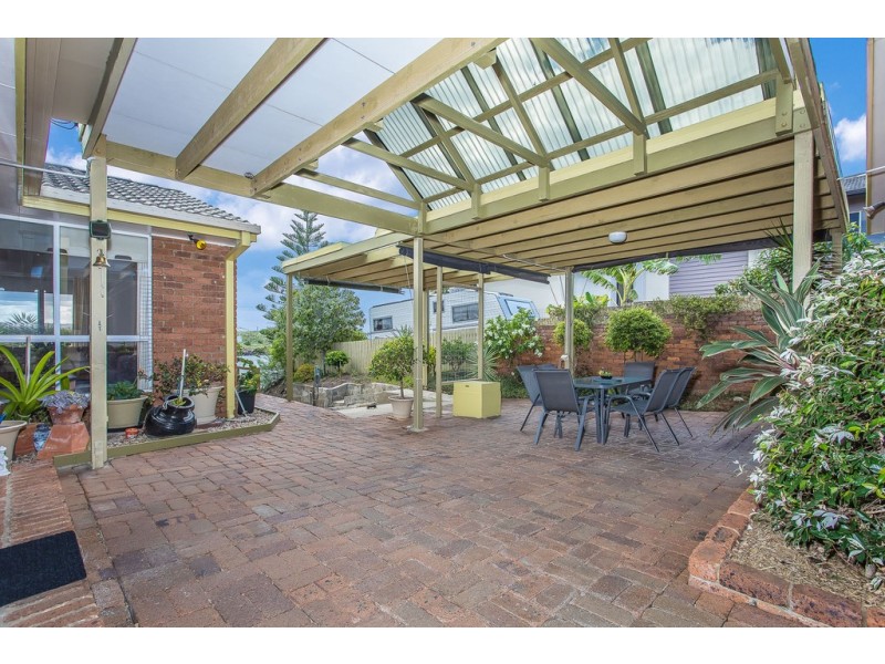 70 Southern Cross Drive, Newport QLD 4020