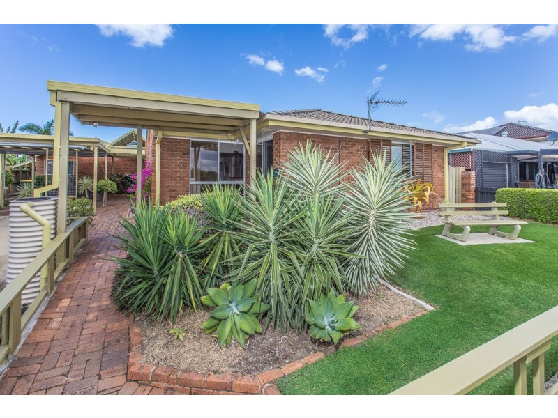 70 Southern Cross Drive, Newport QLD 4020