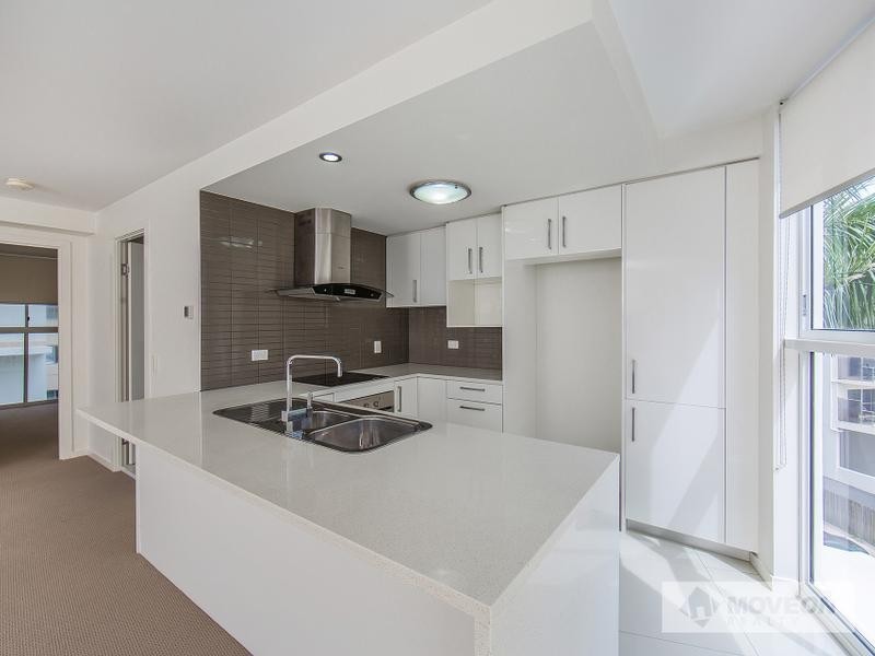 303/87 MARINE PDE, Redcliffe QLD 4020