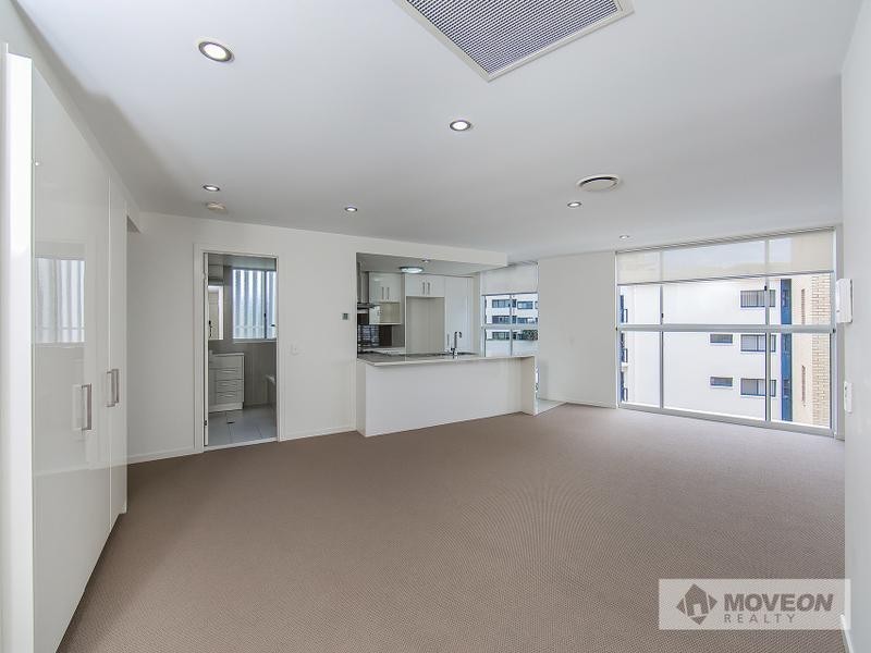 303/87 MARINE PDE, Redcliffe QLD 4020