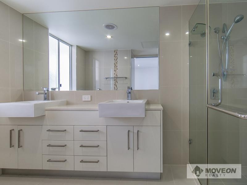 303/87 MARINE PDE, Redcliffe QLD 4020