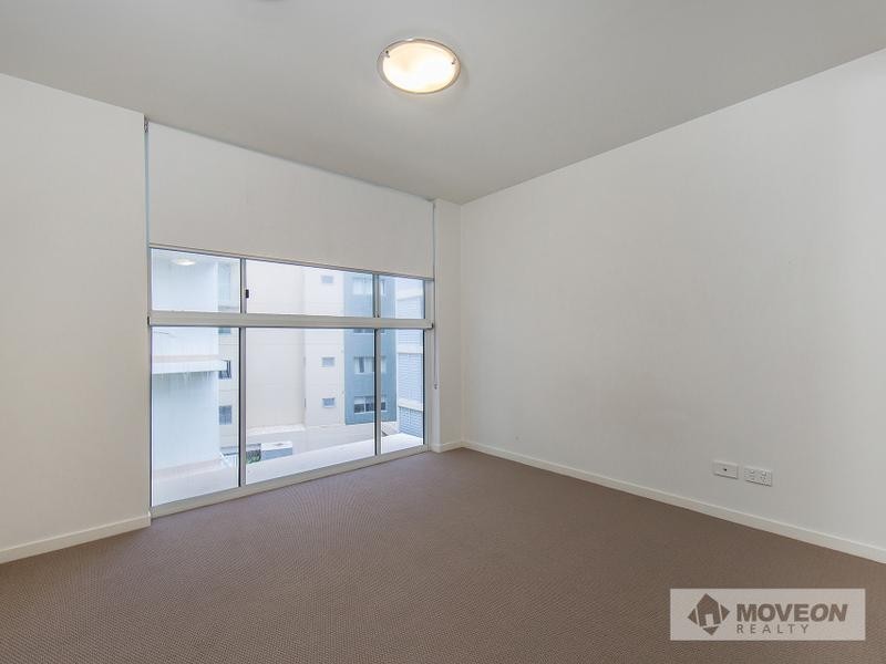 303/87 MARINE PDE, Redcliffe QLD 4020