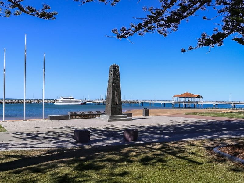 303/87 MARINE PDE, Redcliffe QLD 4020