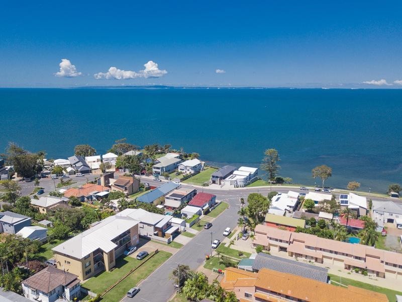 6/8 ELLEN ST, Woody Point QLD 4019