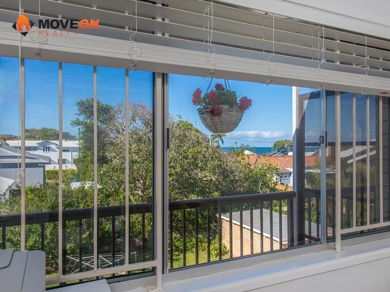 6/8 ELLEN ST, Woody Point QLD 4019