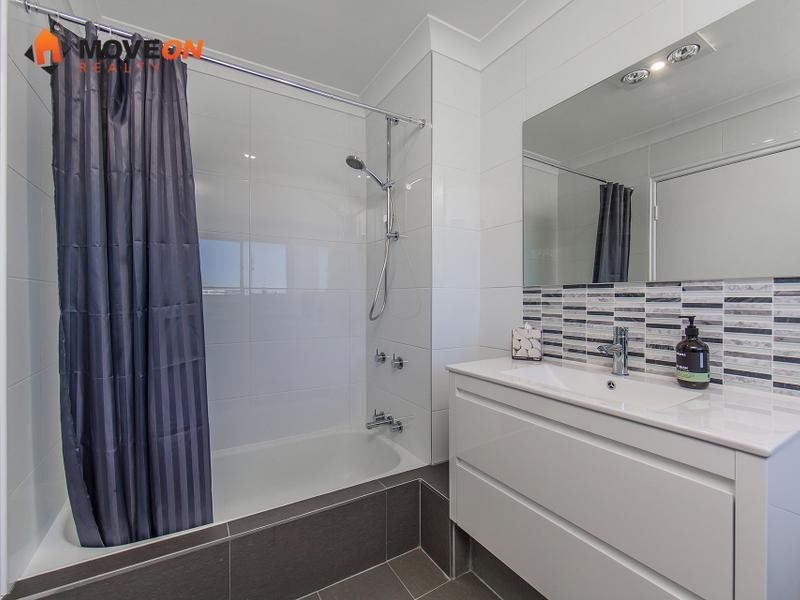 6/8 ELLEN ST, Woody Point QLD 4019