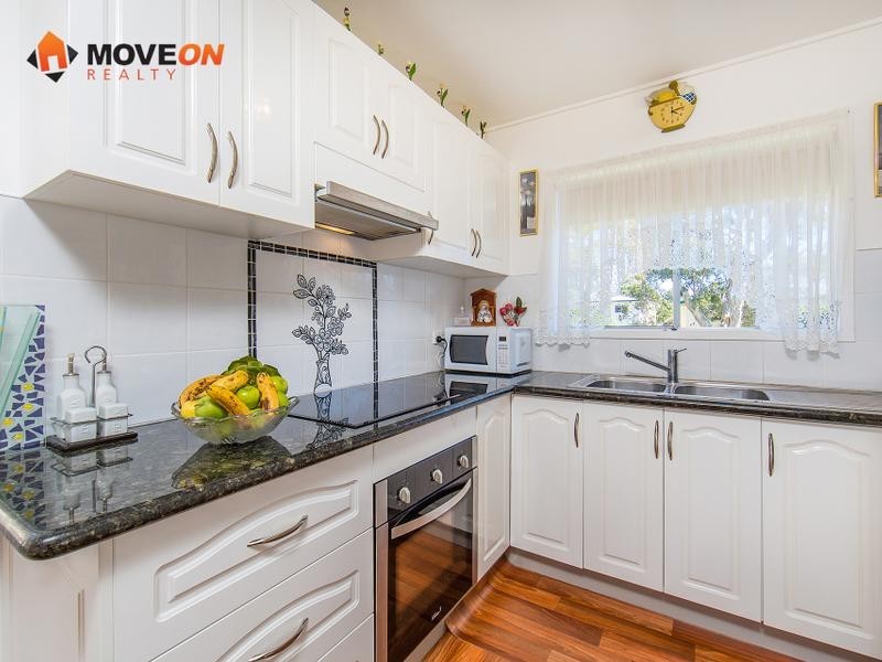 18 GERTRUDE ST, Redcliffe QLD 4020