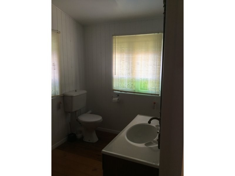 27 Burke Street, Coorparoo QLD 4151