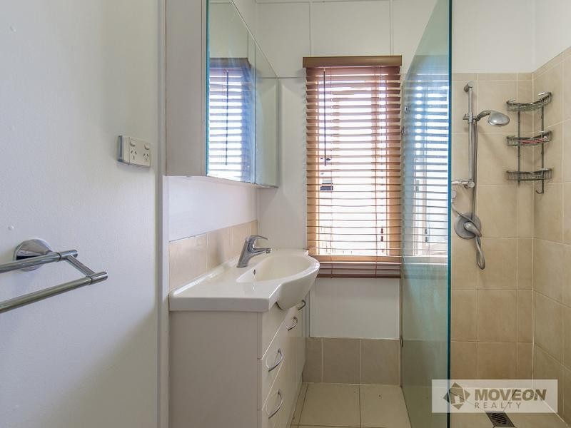 28 HIGLETT ST, Scarborough QLD 4020