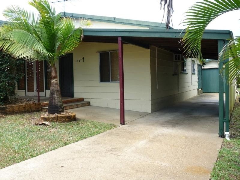 7 VERNON ST, Clontarf QLD 4019