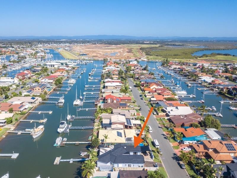 18 AUSTRALIA COURT, Newport QLD 4020