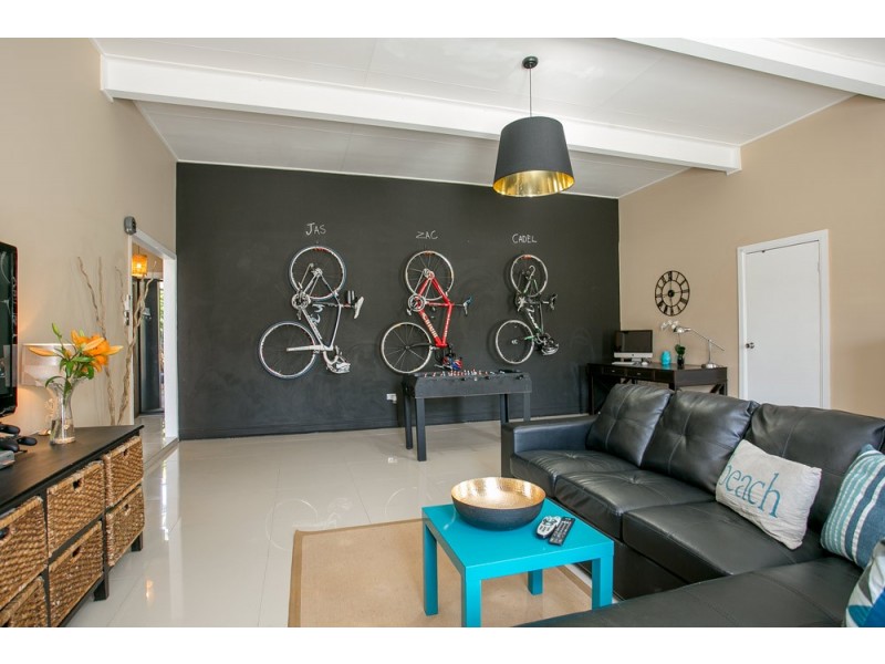 10 Alexander Street, Scarborough QLD 4020