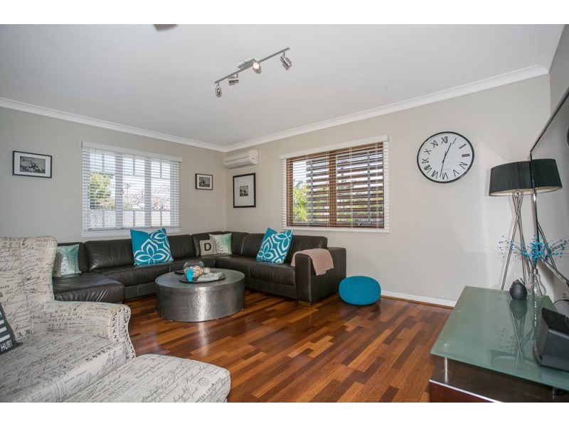 10 Alexander Street, Scarborough QLD 4020