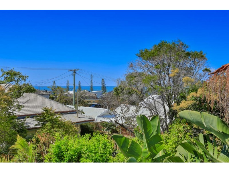 10 Alexander Street, Scarborough QLD 4020