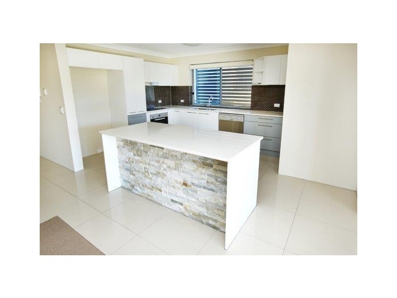 4/8 Georgina Street, Woody Point QLD 4019