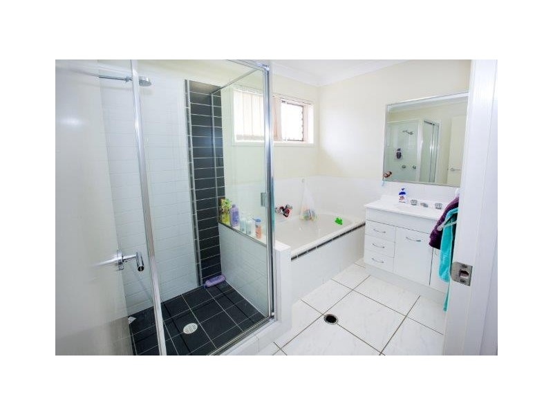 1/13 Dysart Street, Rothwell QLD 4022